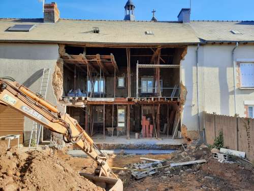 Réfection de façade de la maison avec voisinage proche